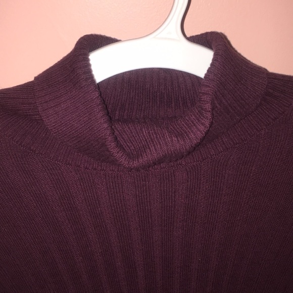 Aeropostale Size XS Burgundy Turtleneck - Picture 2 of 3